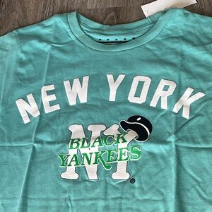 NLBM NY Yankees Men’s Short Sleeve Size Medium